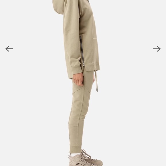 JOHN ELLIOT HALF ZIP HOODED VILLAIN/ SAND - Picture 7 of 8